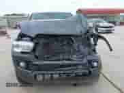 2023 Toyota Tacoma SR5 z VIN 3TMAZ5CN0PM200298, wystawiony jako IAAI lot #42880608 z przebiegiem 73 069 mil mil oraz . Historia ofert i sprzedaży dostępna na DreamBid. Obrazek 13.