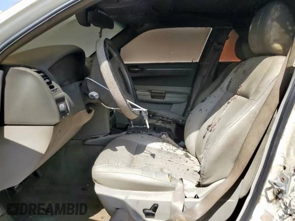 2008 Chrysler 300 Limited с VIN 2C3KA33G88H321747, выставлен на аукционе Copart как лот 65928145 с пробегом Не указан миль и Списание • Salvage title. История ставок и продаж доступна на DreamBid. Изображение 7.