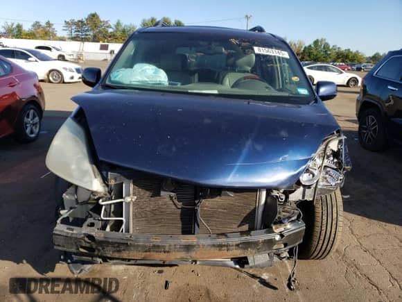 2004 Toyota Sienna XLE z VIN 5TDBA22CX4S016329, wystawiony jako Copart lot #81563145 z przebiegiem 217 337 mil mil oraz Szkoda całkowita • Salvage title. Historia ofert i sprzedaży dostępna na DreamBid. Obrazek 5.