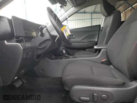 2025 Hyundai Kona SEL с VIN KM8HBCAB4SU216889, выставлен на аукционе Copart как лот 86153605 с пробегом 30 014 миль миль и Чистый • Clean title. История ставок и продаж доступна на DreamBid. Изображение 7.