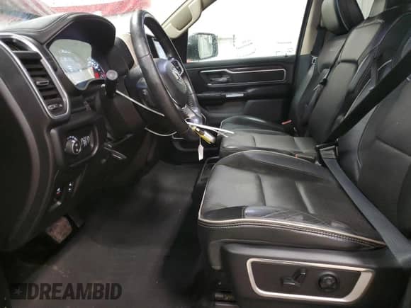 2019 Ram 1500 Laramie z VIN 1C6SRFDT6KN841744, wystawiony jako Copart lot #47461755 z przebiegiem 80 749 mil mil oraz Szkoda całkowita • Salvage title. Historia ofert i sprzedaży dostępna na DreamBid. Obrazek 7.