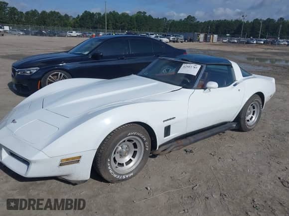 1982 Chevrolet Corvette с VIN 1G1AY8789C5114957, выставлен на аукционе IAAI как лот 42503785 с пробегом 386 801 миль миль и . История ставок и продаж доступна на DreamBid. Изображение 2.