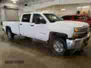 2019 Chevrolet Silverado 2500HD Work Truck z VIN 1GC1KREG6KF138117, wystawiony jako Copart lot #59977305 z przebiegiem 115 398 mil mil oraz Szkoda całkowita • Salvage title. Historia ofert i sprzedaży dostępna na DreamBid. Obrazek 4.