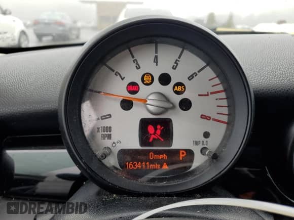 2013 MINI Hardtop with VIN WMWSU3C58DT545841, listed as a Copart auction lot 54144755 with 163,411 mi miles and Clean title. Bid and sale history available at DreamBid. Image 9.