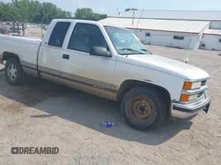 1998 Chevrolet Silverado 1500 z VIN 2GCEC19M2W1160841, wystawiony jako IAAI lot #42951642 z przebiegiem 237 538 mil mil oraz . Historia ofert i sprzedaży dostępna na DreamBid. Obrazek 1.