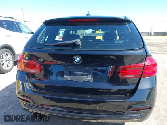 2018 BMW 3 Series 330i xDrive with VIN WBA8K3C5XJA023820, listed as a IAAI auction lot 42991835 with 36,197 mi miles and . Bid and sale history available at DreamBid. Image 16.