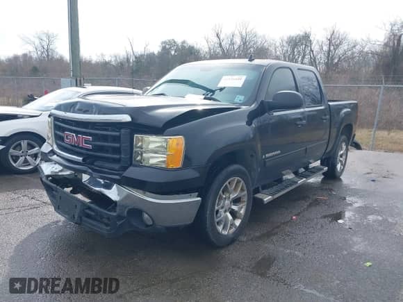 2007 GMC Sierra 1500 SLE1 z VIN 2GTEC13C671643993, wystawiony jako IAAI lot #41556101 z przebiegiem 212 097 mil mil oraz . Historia ofert i sprzedaży dostępna na DreamBid. Obrazek 17.