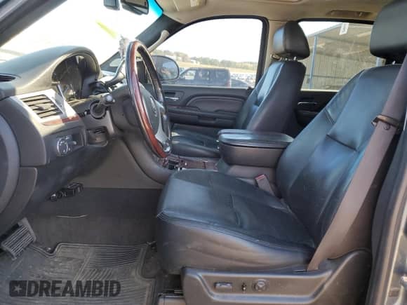 2008 Cadillac Escalade ESV с VIN 1GYFK66848R213927, выставлен на аукционе Copart как лот 87486375 с пробегом Не указан миль и Чистый • Clean title. История ставок и продаж доступна на DreamBid. Изображение 7.