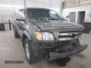 2004 Toyota Tundra SR5 z VIN 5TBBT44194S449179, wystawiony jako IAAI lot #42643033 z przebiegiem 137 451 mil mil oraz . Historia ofert i sprzedaży dostępna na DreamBid. Obrazek 1.