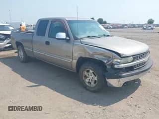 2000 Chevrolet Silverado 1500 LS z VIN 2GCEC19T8Y1312440, wystawiony jako IAAI lot #42914407 z przebiegiem 257 638 mil mil oraz . Historia ofert i sprzedaży dostępna na DreamBid. Obrazek 1.