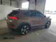 2016 Hyundai Tucson Limited z VIN KM8J33A26GU086636, wystawiony jako Copart lot #67650275 z przebiegiem 79 688 mil mil oraz Szkoda całkowita • Salvage title. Historia ofert i sprzedaży dostępna na DreamBid. Obrazek 3.