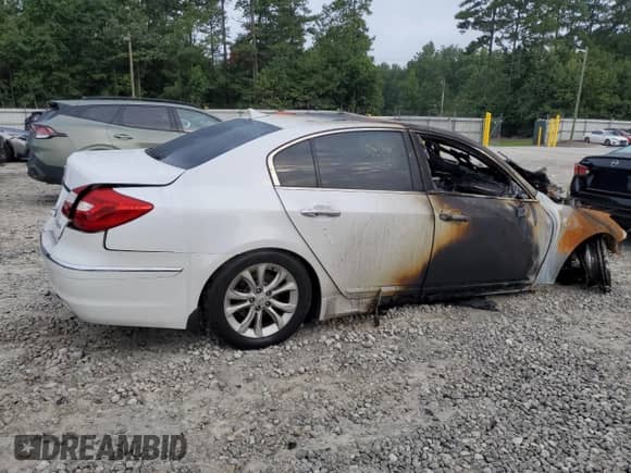 2012 Hyundai Genesis 3.8L with VIN KMHGC4DD0CU196413, listed as a Copart auction lot 68720015 with Not provided miles and Salvage title. Bid and sale history available at DreamBid. Image 3.