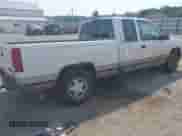 1998 Chevrolet Silverado 1500 z VIN 2GCEC19M2W1160841, wystawiony jako IAAI lot #42951642 z przebiegiem 237 538 mil mil oraz . Historia ofert i sprzedaży dostępna na DreamBid. Obrazek 4.