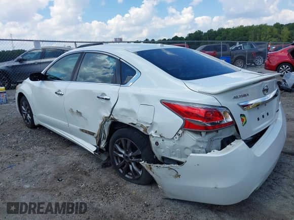 2015 Nissan Altima S z VIN 1N4AL3AP8FN922428, wystawiony jako IAAI lot #43119070 z przebiegiem 129 846 mil mil oraz . Historia ofert i sprzedaży dostępna na DreamBid. Obrazek 6.