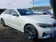 2022 BMW 3 Series 330i z VIN WBA5R1C01NFM20381, wystawiony jako IAAI lot #41579020 z przebiegiem 37 874 mil mil oraz . Historia ofert i sprzedaży dostępna na DreamBid. Obrazek 13.