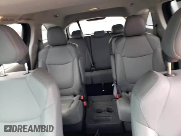 2021 Toyota Sienna XLE z VIN 5TDYRKEC0MS009162, wystawiony jako Copart lot #59762565 z przebiegiem 105 826 mil mil oraz Szkoda całkowita • Salvage title. Historia ofert i sprzedaży dostępna na DreamBid. Obrazek 10.