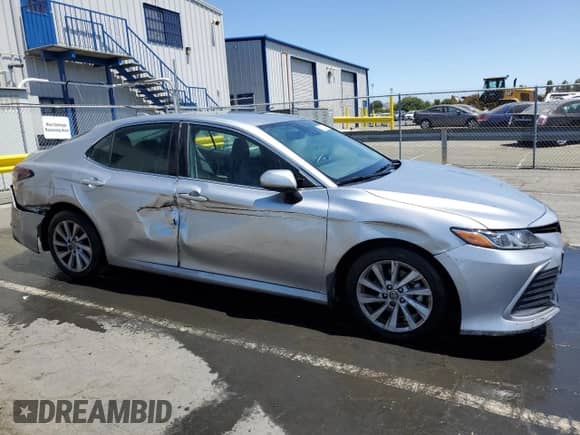 2022 Toyota Camry LE с VIN 4T1C11AK7NU667353, выставлен на аукционе Copart как лот 61006925 с пробегом 65 580 миль миль и Чистый • Clean title. История ставок и продаж доступна на DreamBid. Изображение 4.