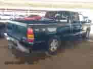 2005 GMC Sierra 1500 SLE z VIN 2GTEC19T351277365, wystawiony jako IAAI lot #42715847 z przebiegiem 306 821 mil mil oraz . Historia ofert i sprzedaży dostępna na DreamBid. Obrazek 4.