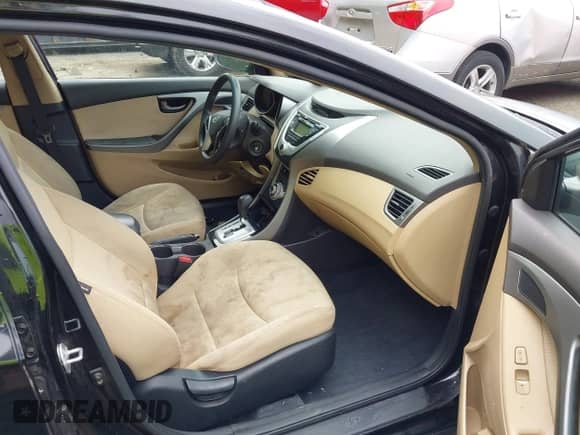 2012 Hyundai Elantra GLS с VIN KMHDH4AE4CU252211, выставлен на аукционе IAAI как лот 42892425 с пробегом Не указан миль и . История ставок и продаж доступна на DreamBid. Изображение 5.