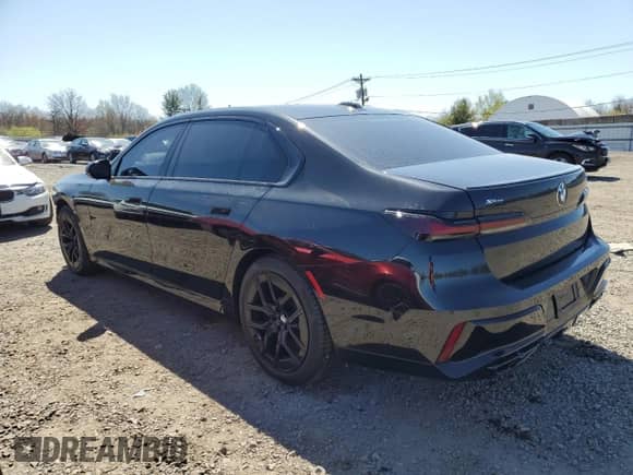 2024 BMW 7 Series 760i xDrive с VIN WBA33EJ05RCS69054, выставлен на аукционе Copart как лот 52484995 с пробегом 11 101 миль миль и Списание • Salvage title. История ставок и продаж доступна на DreamBid. Изображение 2.