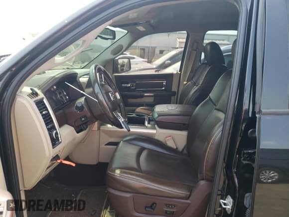 2015 Ram 1500 Laramie Limited z VIN 1C6RR7PT0FS579940, wystawiony jako Copart lot #59265905 z przebiegiem 89 818 mil mil oraz Szkoda całkowita • Salvage title. Historia ofert i sprzedaży dostępna na DreamBid. Obrazek 7.