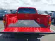 2001 GMC Sierra 1500 SLE z VIN 1GTEC14V81Z158527, wystawiony jako IAAI lot #42195171 z przebiegiem 158 837 mil mil oraz . Historia ofert i sprzedaży dostępna na DreamBid. Obrazek 8.