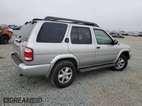 2002 Nissan Pathfinder SE with VIN JN8DR09Y62W733996, listed as a Copart auction lot 71295015 with 136,176 mi miles and Clean title. Bid and sale history available at DreamBid. Image 3.
