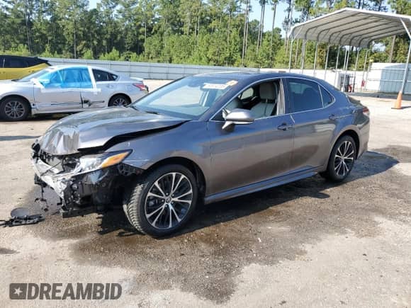 2020 Toyota Camry SE z VIN 4T1M11AK2LU968193, wystawiony jako Copart lot #80614235 z przebiegiem 45 061 mil mil oraz Szkoda całkowita • Salvage title. Historia ofert i sprzedaży dostępna na DreamBid. Obrazek 1.