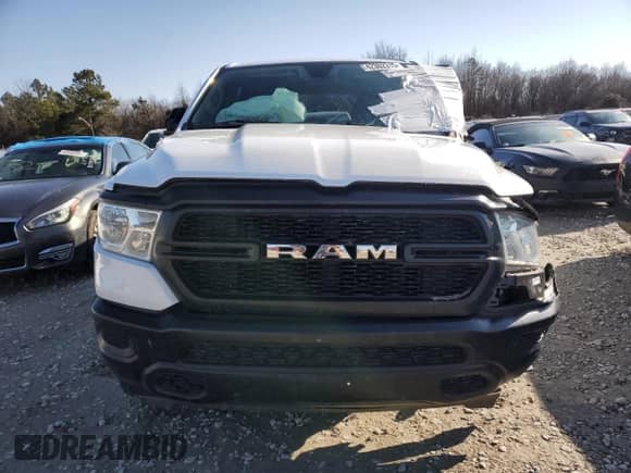 2020 Ram 1500 Tradesman z VIN 1C6RREGT4LN100434, wystawiony jako Copart lot #42302315 z przebiegiem 109 266 mil mil oraz Szkoda całkowita • Salvage title. Historia ofert i sprzedaży dostępna na DreamBid. Obrazek 5.