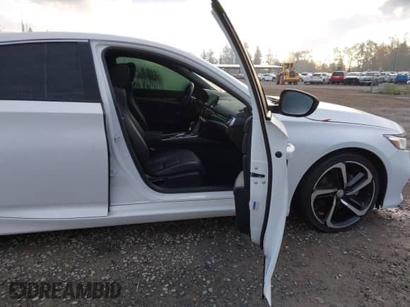 2018 Honda Accord Sport с VIN 1HGCV1F31JA077155, выставлен на аукционе IAAI как лот 43493741 с пробегом 93 722 миль миль и . История ставок и продаж доступна на DreamBid. Изображение 5.