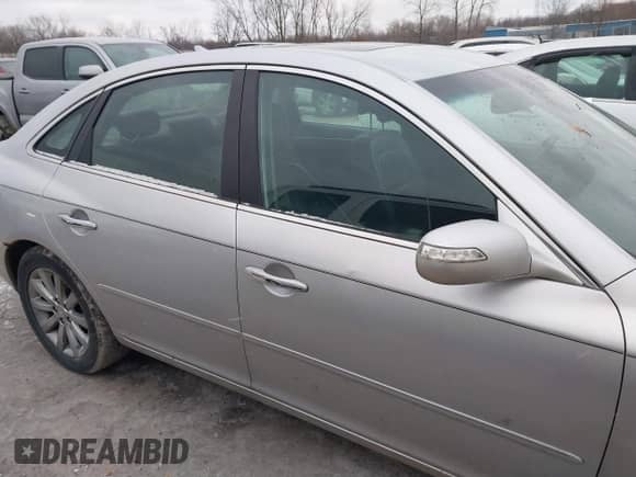 2009 Hyundai Azera Limited с VIN KMHFC46F99A343039, выставлен на аукционе IAAI как лот 41211939 с пробегом 109 584 миль миль и . История ставок и продаж доступна на DreamBid. Изображение 13.