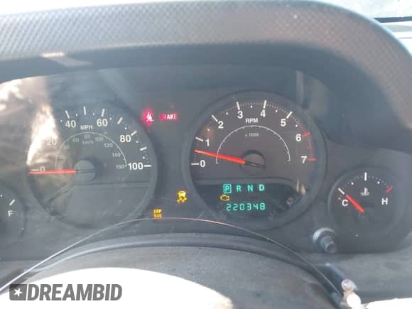 2007 Jeep Wrangler Unlimited X с VIN 1J4GA39127L137551, выставлен на аукционе IAAI как лот 43497385 с пробегом 219 322 миль миль и . История ставок и продаж доступна на DreamBid. Изображение 7.
