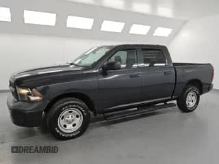 2016 Ram 1500 Tradesman z VIN 1C6RR7KM8GS344977, wystawiony jako Copart lot #69048265 z przebiegiem 220 745 mil mil oraz Czysty tytuł • Clean title. Historia ofert i sprzedaży dostępna na DreamBid. Obrazek 1.