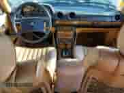 1984 Mercedes-Benz 300 D с VIN WDBAB33A1EA106820, выставлен на аукционе Copart как лот 84257695 с пробегом 414 000 миль миль и Чистый • Clean title. История ставок и продаж доступна на DreamBid. Изображение 8.