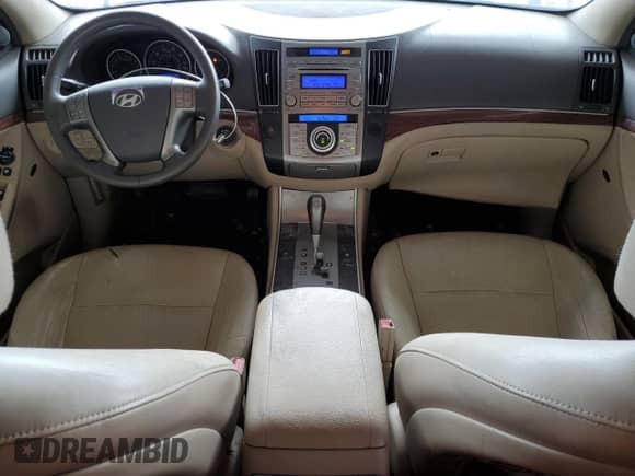 2008 Hyundai Veracruz GLS z VIN KM8NU13C08U076338, wystawiony jako Copart lot #69682475 z przebiegiem 177 065 mil mil oraz Czysty tytuł • Clean title. Historia ofert i sprzedaży dostępna na DreamBid. Obrazek 8.