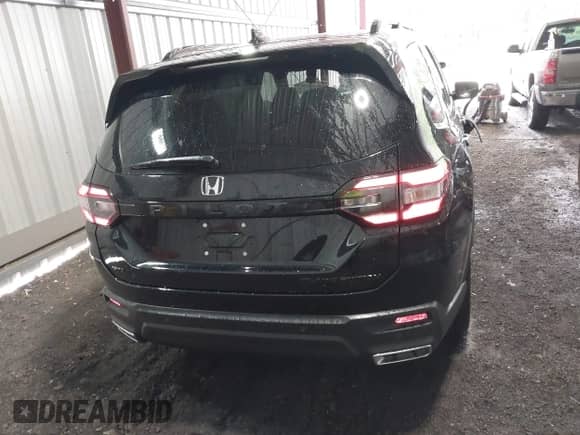 2025 Honda Pilot Black Edition с VIN 5FNYG1H95SB082691, выставлен на аукционе IAAI как лот 42333536 с пробегом 5 365 миль миль и . История ставок и продаж доступна на DreamBid. Изображение 16.