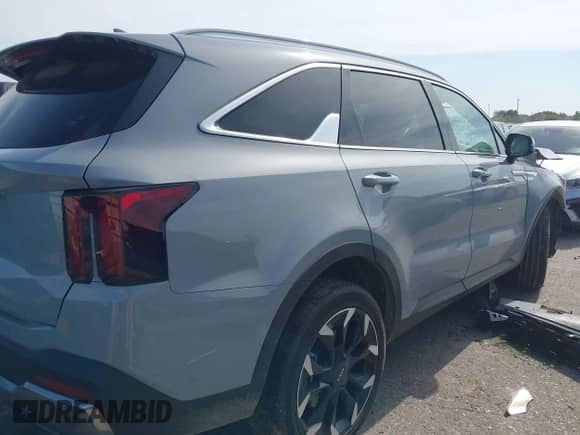 2025 Kia Sorento EX с VIN 5XYRH4JF3SG324230, выставлен на аукционе IAAI как лот 42262227 с пробегом 5 489 миль миль и . История ставок и продаж доступна на DreamBid. Изображение 4.