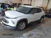 2025 Chevrolet TrailBlazer LS с VIN KL79MMSP3SB035956, выставлен на аукционе IAAI как лот 41729750 с пробегом 4 304 миль миль и . История ставок и продаж доступна на DreamBid. Изображение 17.