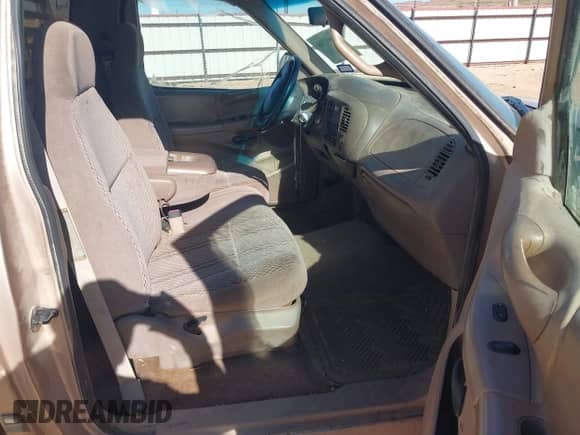 1997 Ford F-150 с VIN 1FTDF17W6VNA58530, выставлен на аукционе IAAI как лот 43499708 с пробегом 96 826 миль миль и . История ставок и продаж доступна на DreamBid. Изображение 5.