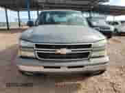 2006 Chevrolet Silverado 1500 LT1 z VIN 1GCEC19Z36Z276701, wystawiony jako Copart lot #70864855 z przebiegiem 233 957 mil mil oraz Czysty tytuł • Clean title. Historia ofert i sprzedaży dostępna na DreamBid. Obrazek 5.