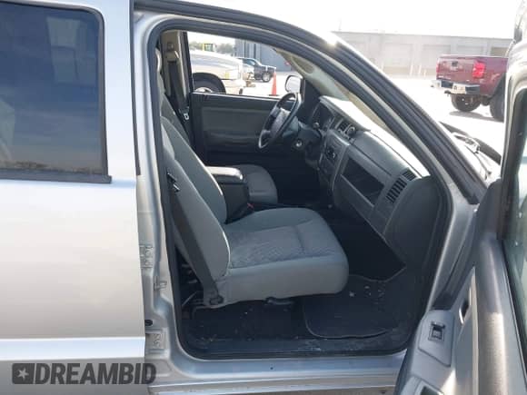 2008 Dodge Dakota SLT with VIN 1D7HW48N08S626761, listed as a IAAI auction lot 41794557 with 104,195 mi miles and . Bid and sale history available at DreamBid. Image 5.