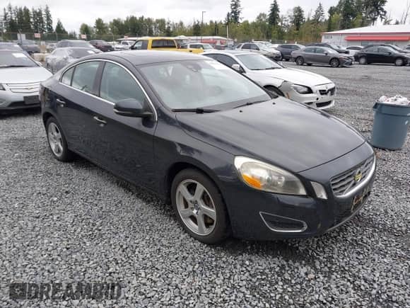 2013 Volvo S60 T5 с VIN YV1612FHXD2170399, выставлен на аукционе IAAI как лот 42923636 с пробегом Не указан миль и . История ставок и продаж доступна на DreamBid. Изображение 1.