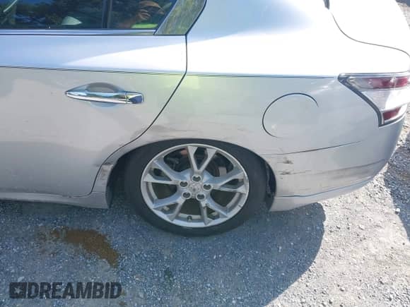 2014 Nissan Maxima SV z VIN 1N4AA5AP3EC905869, wystawiony jako IAAI lot #42833708 z przebiegiem 78 198 mil mil oraz . Historia ofert i sprzedaży dostępna na DreamBid. Obrazek 6.