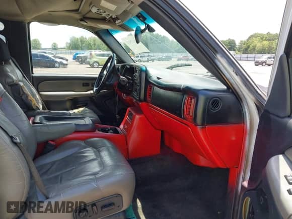 2002 Chevrolet Suburban LT с VIN 1GNEC16Z02J219490, выставлен на аукционе IAAI как лот 42627550 с пробегом 228 553 миль миль и . История ставок и продаж доступна на DreamBid. Изображение 5.