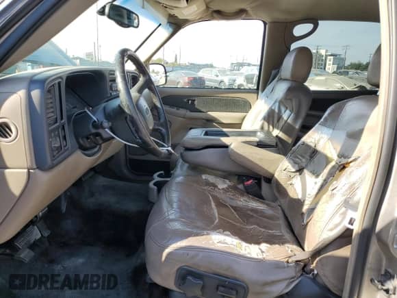 2002 Chevrolet Avalanche z VIN 3GNEC13T62G115040, wystawiony jako Copart lot #81164785 z przebiegiem 235 266 mil mil oraz Szkoda całkowita • Salvage title. Historia ofert i sprzedaży dostępna na DreamBid. Obrazek 7.