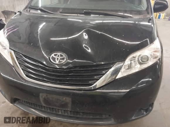 2017 Toyota Sienna LE with VIN 5TDJZ3DC2HS183619, listed as a IAAI auction lot 41905106 with 198,351 mi miles and . Bid and sale history available at DreamBid. Image 18.