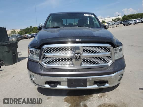 2017 Ram 1500 Laramie z VIN 1C6RR7VT8HS675210, wystawiony jako Copart lot #61593145 z przebiegiem 48 750 mil mil oraz Szkoda całkowita • Salvage title. Historia ofert i sprzedaży dostępna na DreamBid. Obrazek 5.