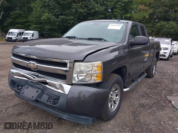 2010 Chevrolet Silverado 1500 LT z VIN 1GCSKSEA0AZ115677, wystawiony jako IAAI lot #43161509 z przebiegiem 103 633 mil mil oraz . Historia ofert i sprzedaży dostępna na DreamBid. Obrazek 2.
