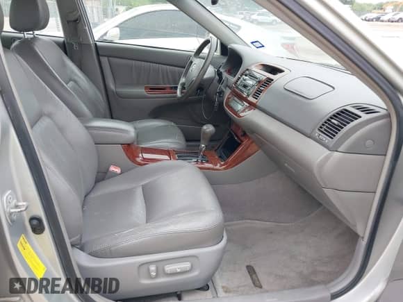 2005 Toyota Camry LE с VIN 4T1BF30K35U094347, выставлен на аукционе IAAI как лот 42305217 с пробегом 135 941 миль миль и . История ставок и продаж доступна на DreamBid. Изображение 5.