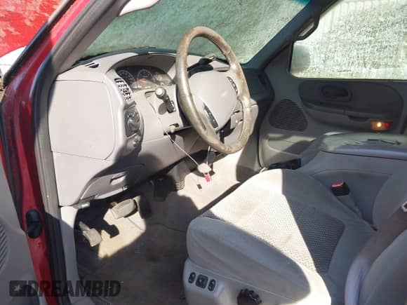 2002 Ford F-150 XLT с VIN 1FTRW08L82KB60106, выставлен на аукционе IAAI как лот 43174786 с пробегом 151 856 миль миль и . История ставок и продаж доступна на DreamBid. Изображение 5.